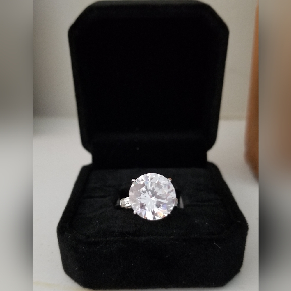 Stunning  Vintage Carolee Sterling Silver  CZ Ring - Size 5